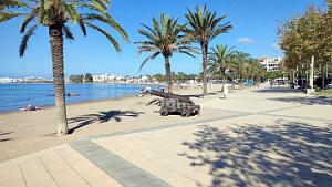 43 - Rosas - Paseo Maritime et Plage Nova